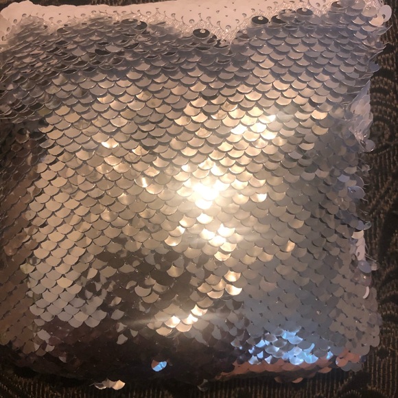 🎲Las Vegas Reversible Sequins Mini Pillow - Picture 2 of 3
